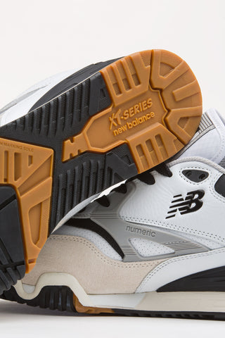 New Balance Numeric Skateboard Shoes 770 White/Black