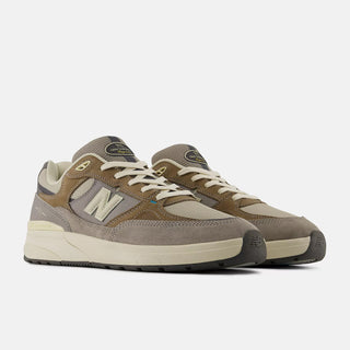 New Balance Numeric Skateboard Shoes Andrew Reynolds 933 Grey Days